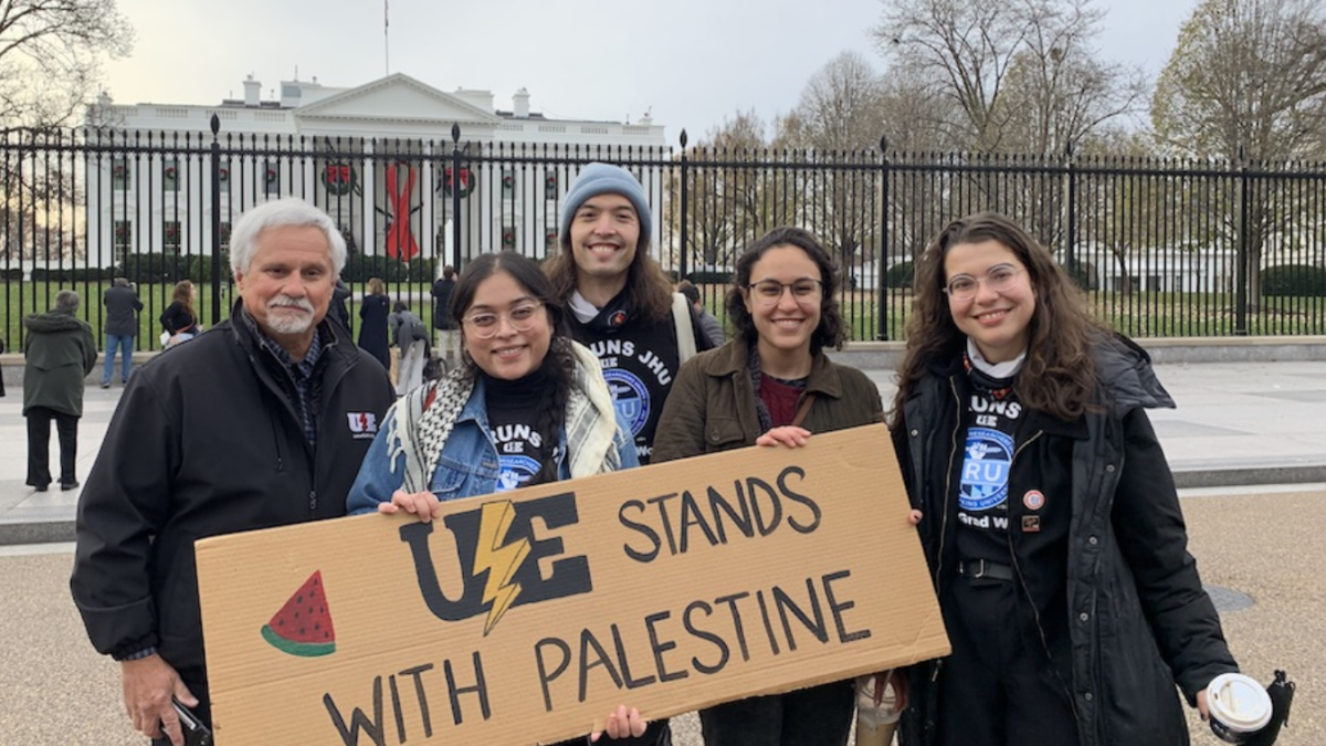 Unionbusters Sue UE Over Ceasefire Advocacy – 4,500 Fred Meyers Workers to Strike – Texas Attorney General Raids Latino Activists Home