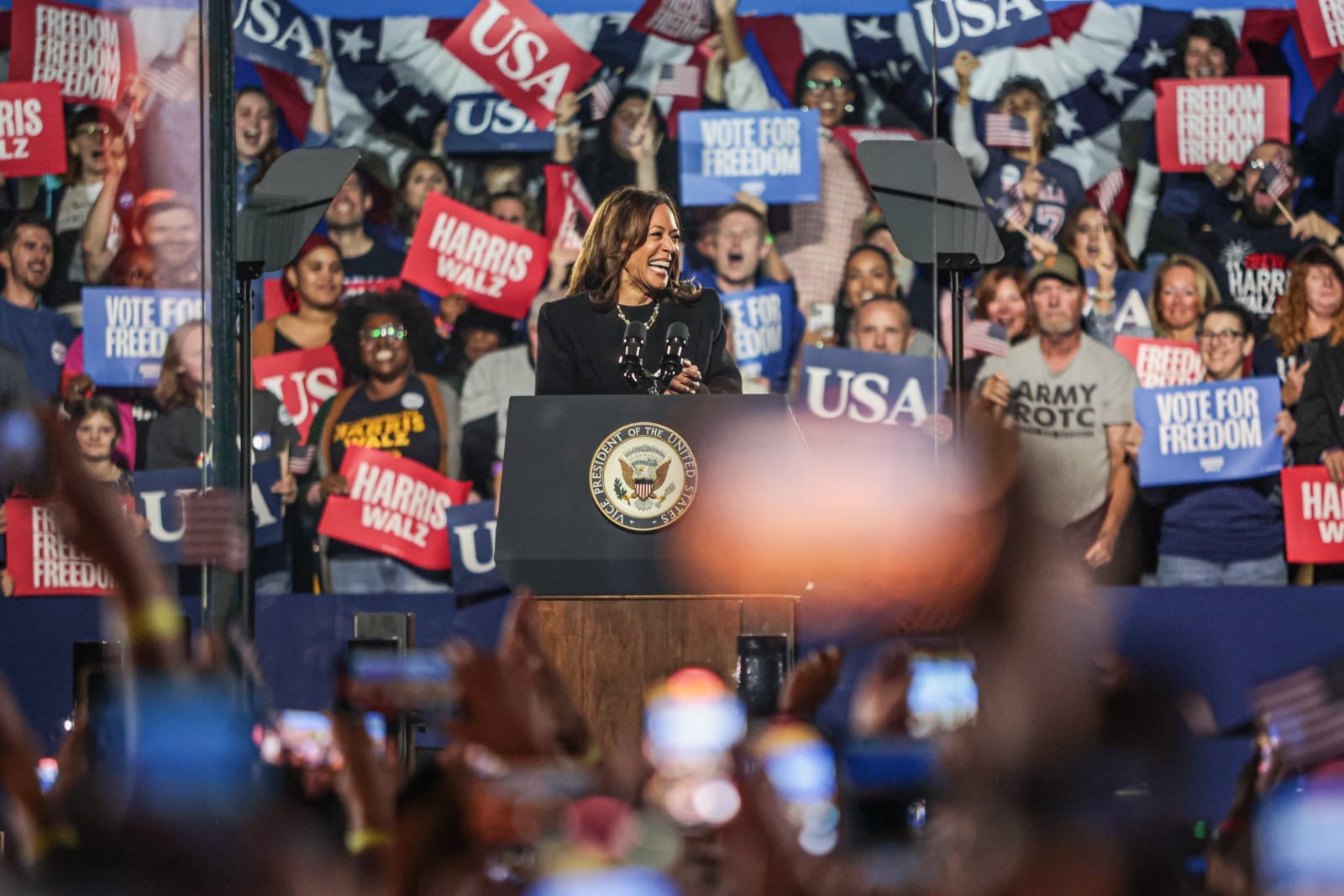 A Groundskeeper Takes Pride in Kamala’s Last Party in Pittsburgh