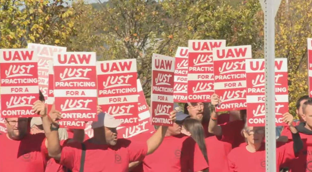 2/3rd of Volkswagen Workers Fight to Strike - 132 Killed in Rio - AFGE Rank-and-File Resist Leadership