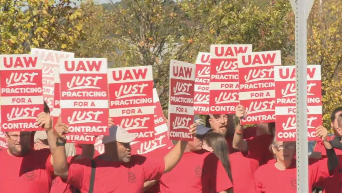 Following Strike Vote, Volkswagen Chattanooga Workers Build Momentum
