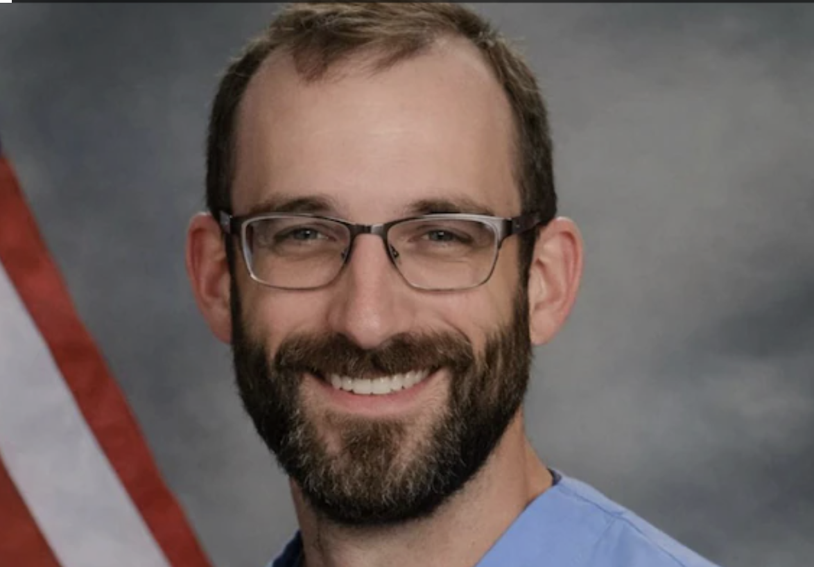 Alex Pretti’s Next-Door Neighbor Talks Grief, Community Meetings, & Organizing Target Workers