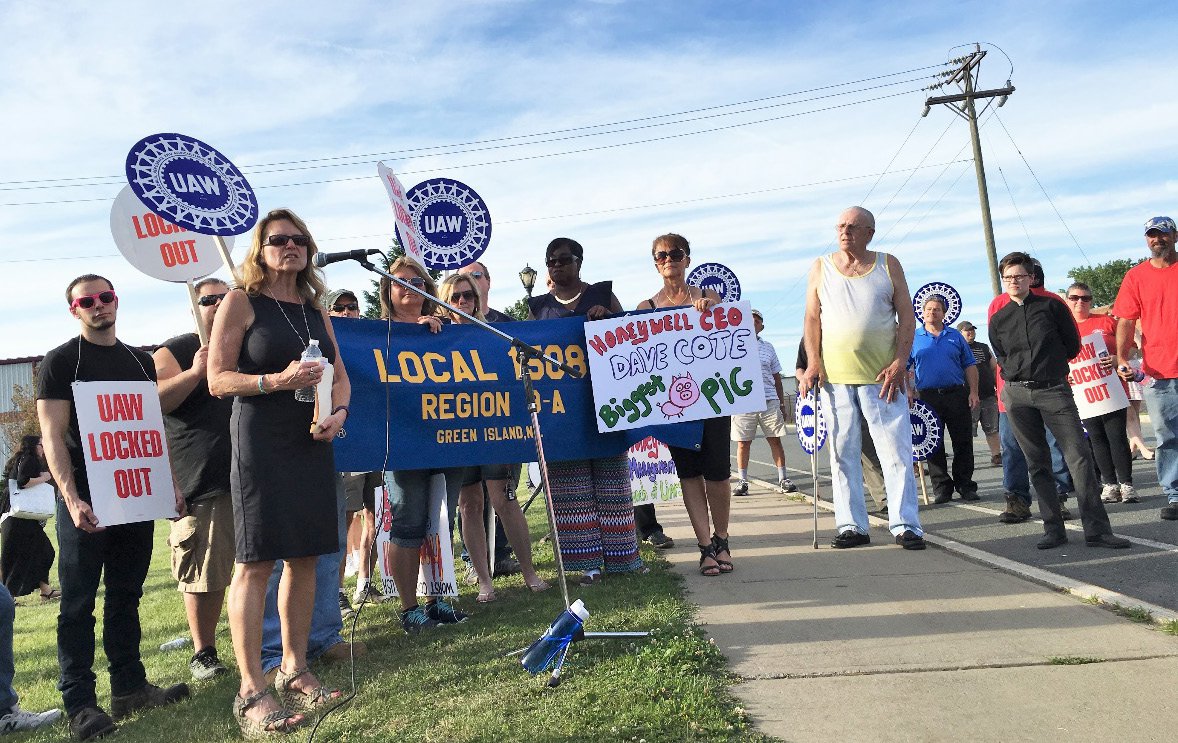 Locked Out Defense Workers Protest Renewed Contract with Honeywell