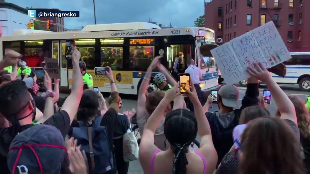 Bus Driver Unions Nationwide Refusing to Work With Police