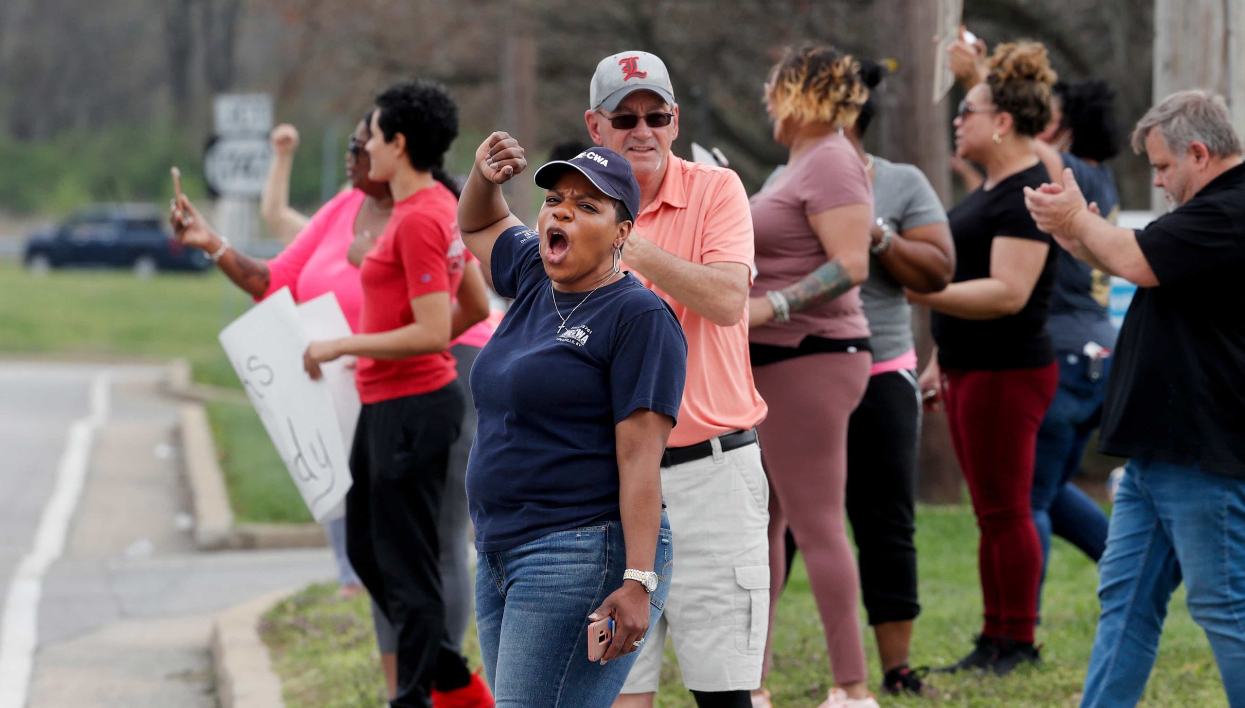 3,800 Louisville GE Workers Vote to Strike - Sex Store Workers Strike in Mass - Mass Town Declares Teachers Strikes Unlawful