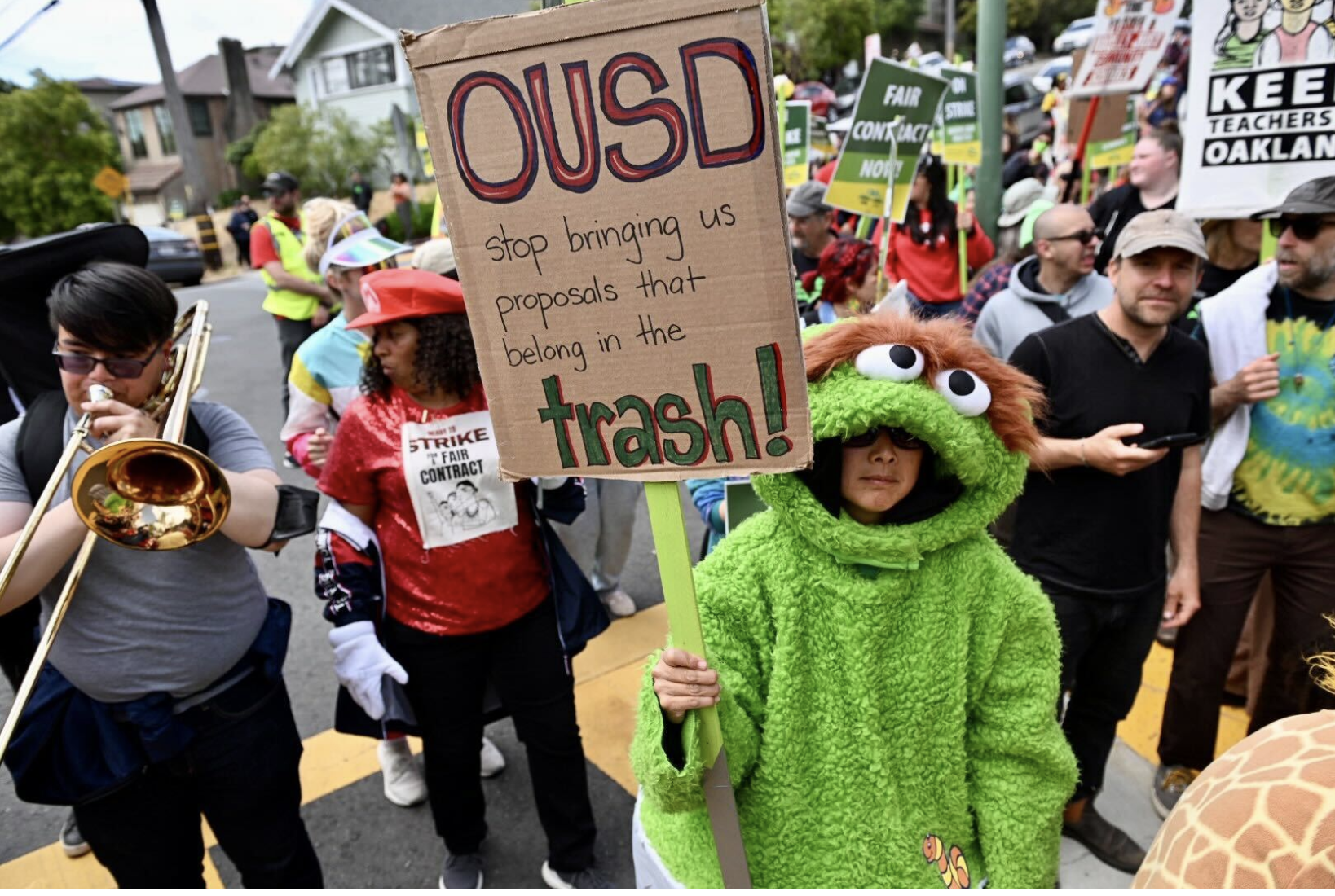 NAACP Tries to Break Oakland Teacher's Strike - Florida Unions Sue to Stop DeSantis "Paycheck Protection" Bill - Rail Strike Shuts Down Weekend Vaca